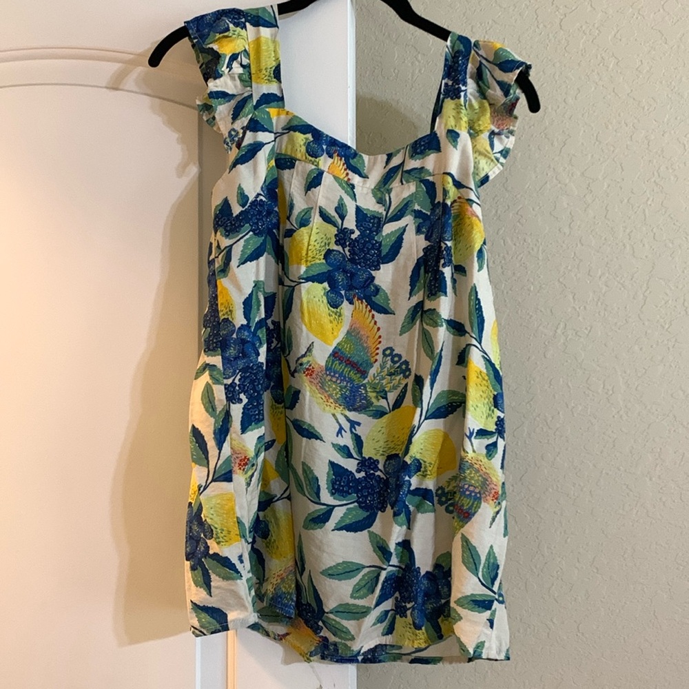 Gorgeous lemon and blueberry top! Size S